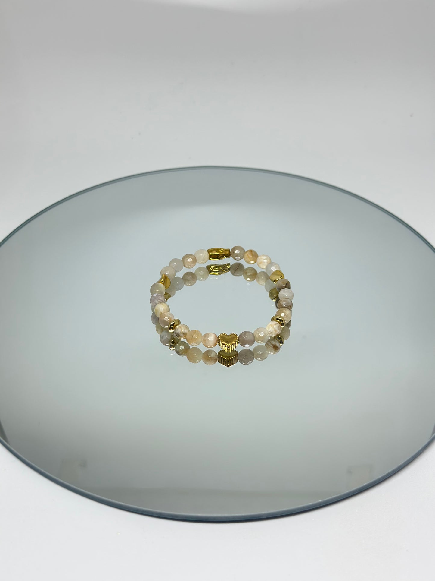 Bracelet Pierre de lune Navajo – Intuition et douceur lunaire
Sensibilité émotionnelle – Ouverture du féminin sacré – Calme intérieur