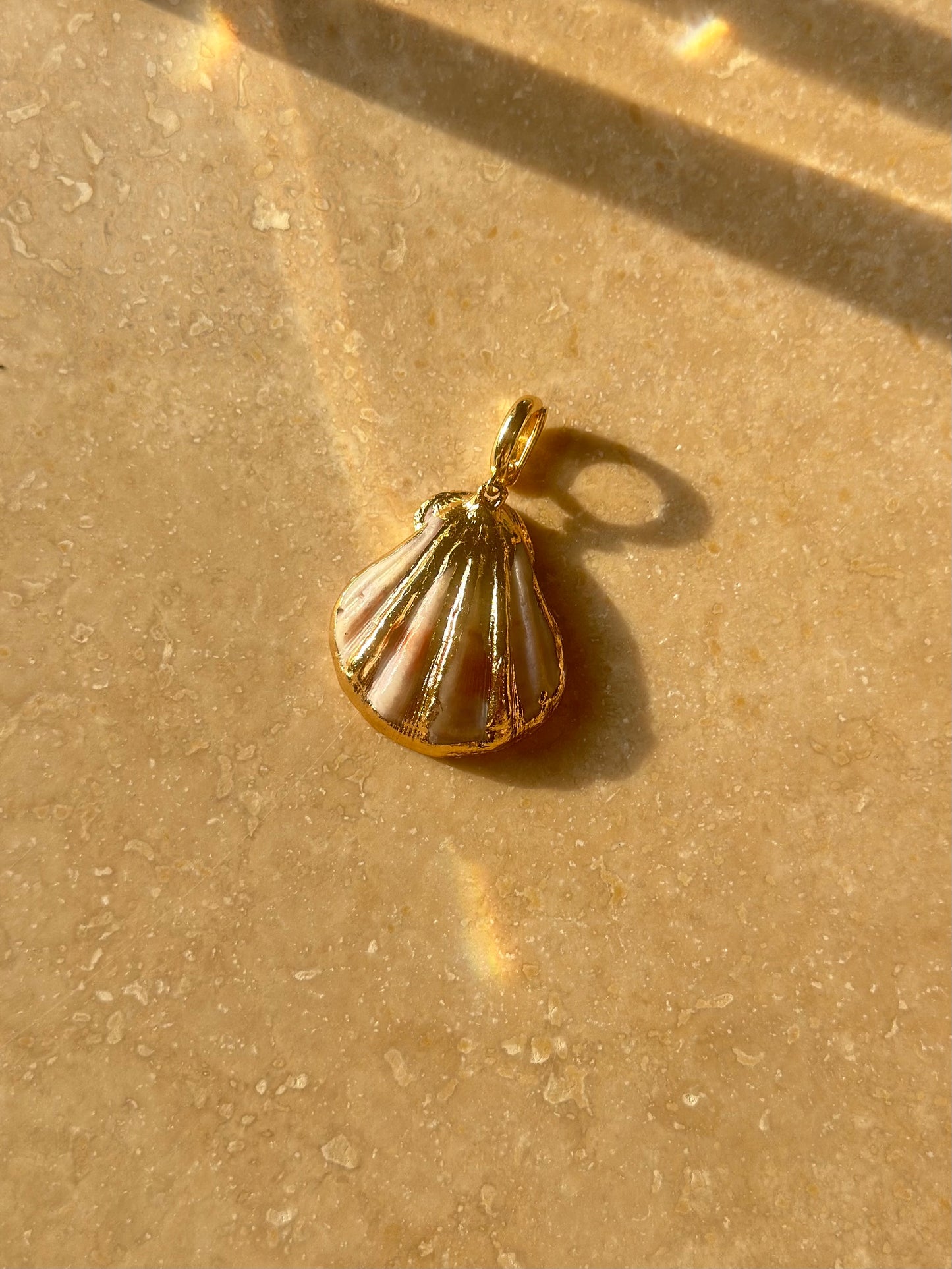 Pendentifs dorés