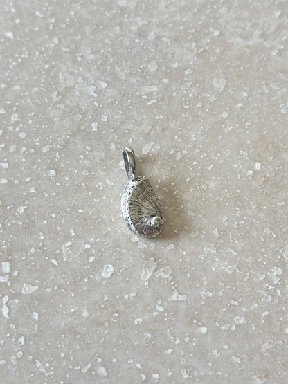 Pendentifs argenté œil, cœurs, coquillages