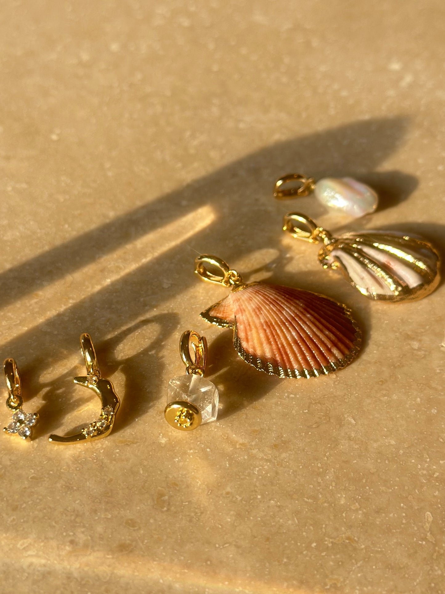 Pendentifs dorés