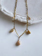 Collier breloques de perles d’eau douce et nacre