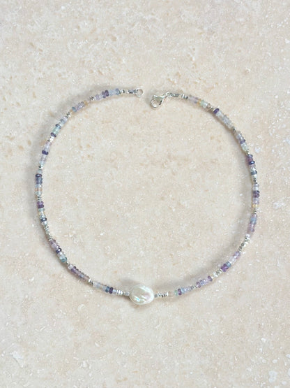 Collier perle d’eau douce, Fluorite & Hématite – Clarté mentale et ancrage puissant