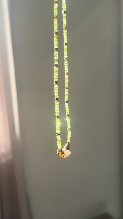 Collier perle d’eau douce, Préhnite & Hématite – Sérénité et ancrage